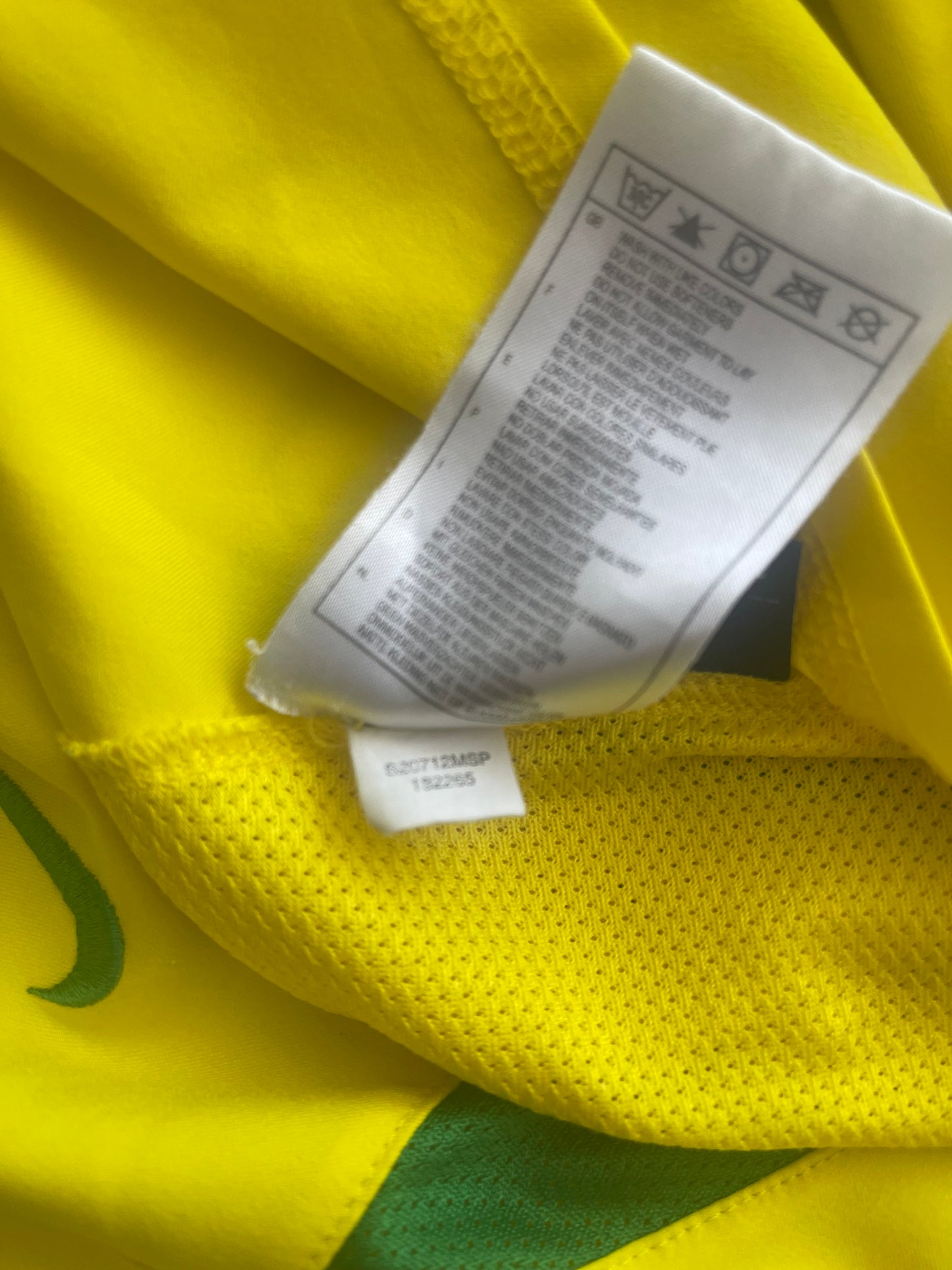 Brasil Brazil Nike Home Football Shirt 2002 - 2003 - 2004 Yellow Size L