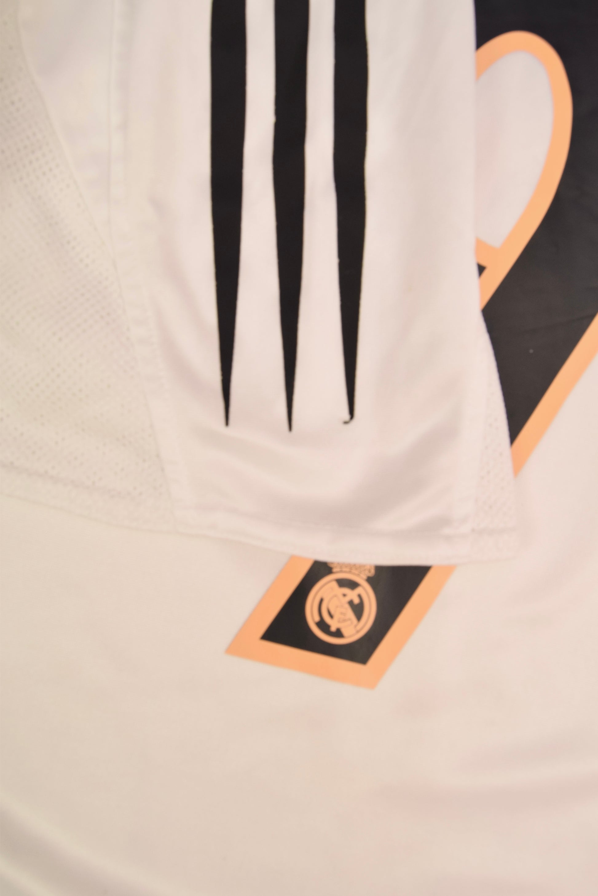 Ronaldo Nazario De Lima 'Il Fenomeno' 'The Phenomenon' R9 Real Madrid  Adidas 2004 2005 Home Football Shirt 9 White Siemens Mobile