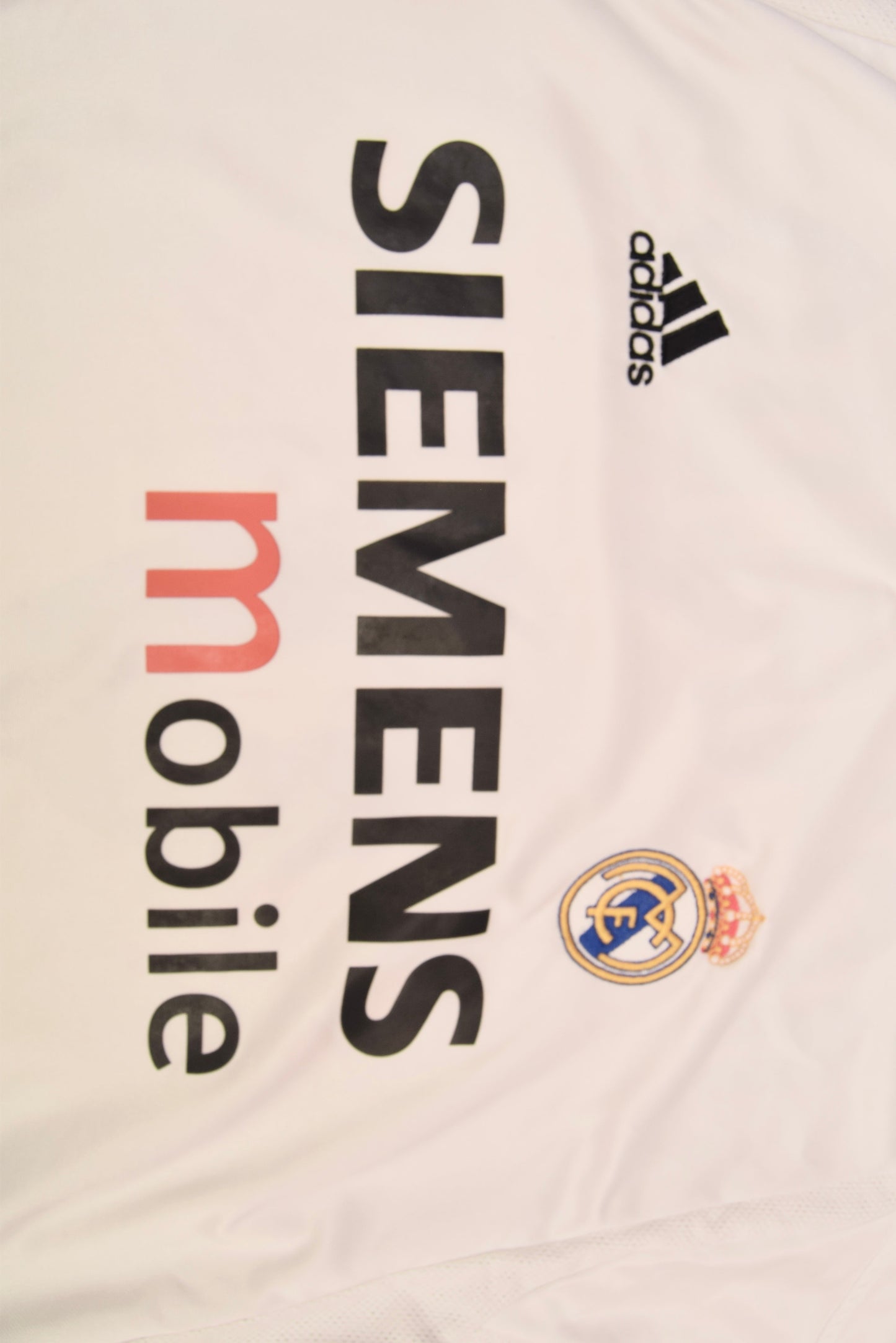 Ronaldo Nazario De Lima 'Il Fenomeno' 'The Phenomenon' R9 Real Madrid  Adidas 2004 2005 Home Football Shirt 9 White Siemens Mobile