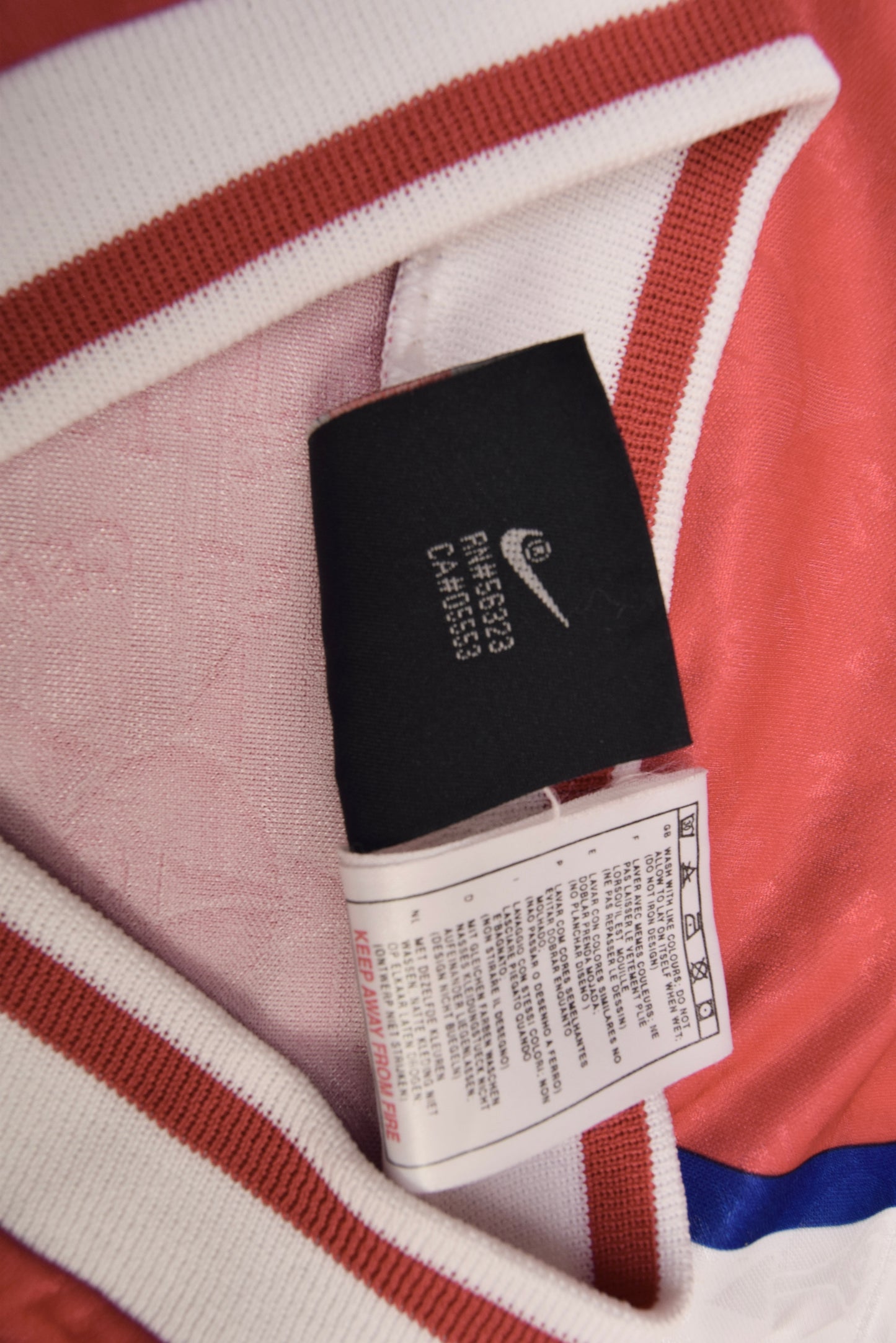 Vintage PSG Paris Saint Germain Nike 1995 - 1996 Away Football Shirt White Sponsorless Size XL