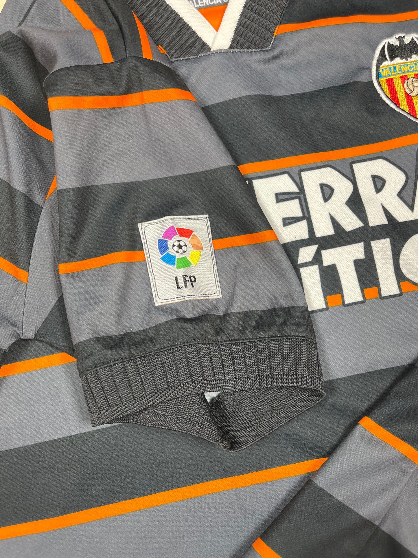 Vintage 90's Valencia Luanvi 1999-2000 Third Football Shirt Terra Mitica Made in UE Grey Black Orange Size L