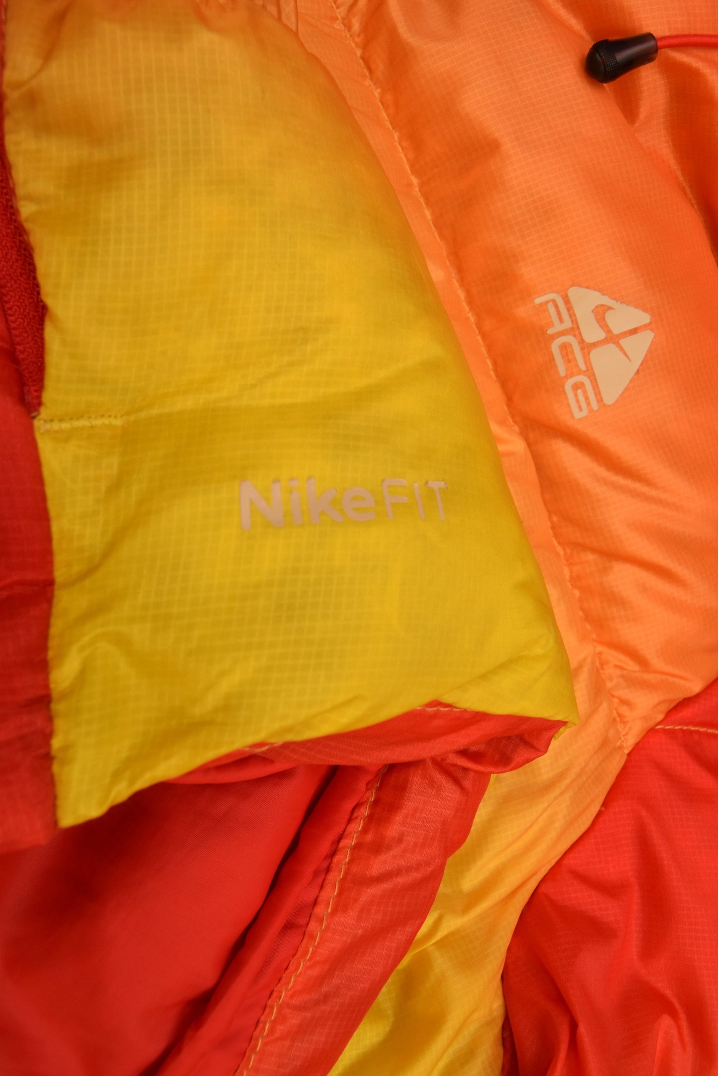 Nike ACG Puffer Jacket Y2K '00s Outer Layer Couche Externe Size M Neonish Yellow Orange Red