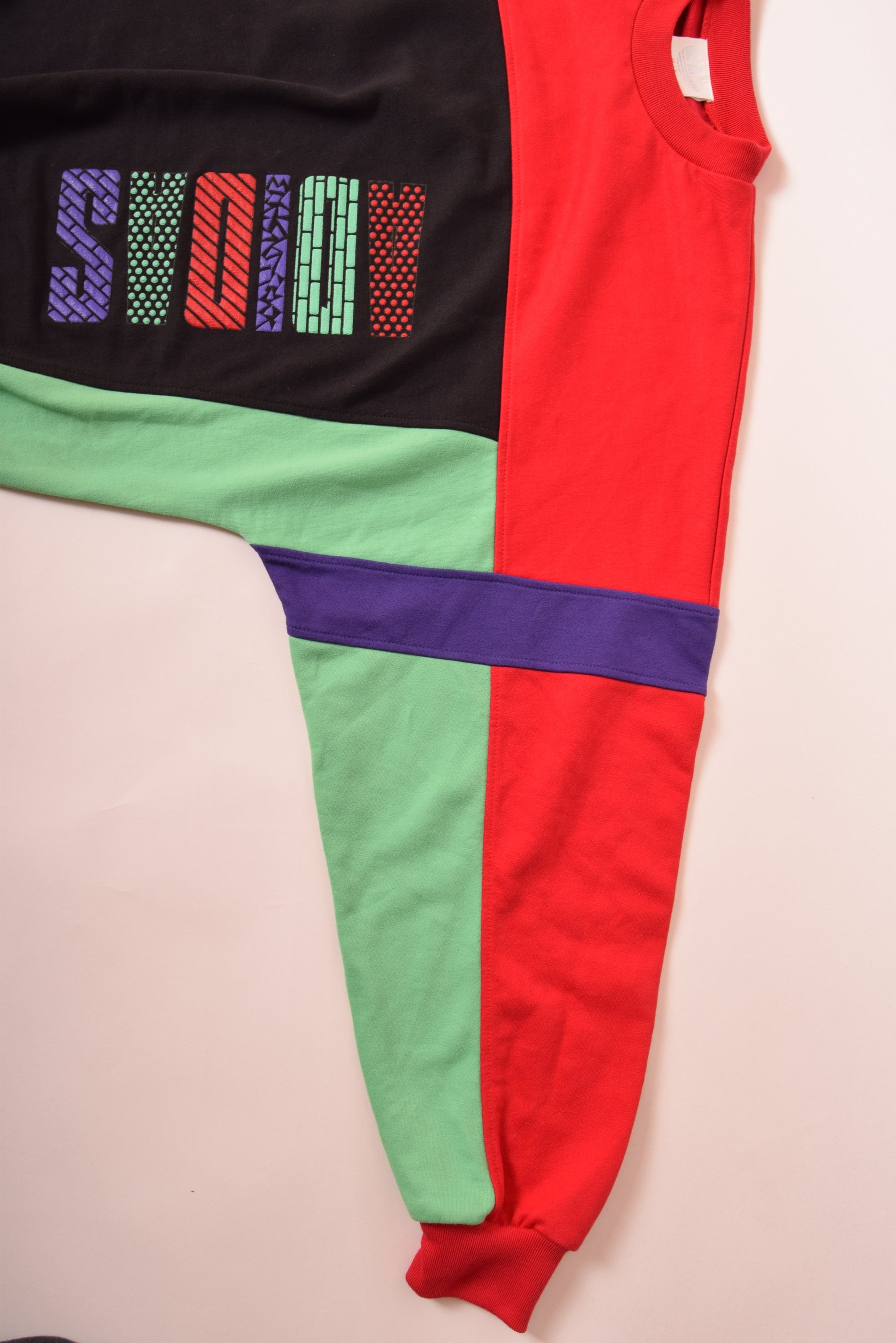 Vintage Adidas Sweatshirt Crew Neck Size L-XL Red Black Green Blue