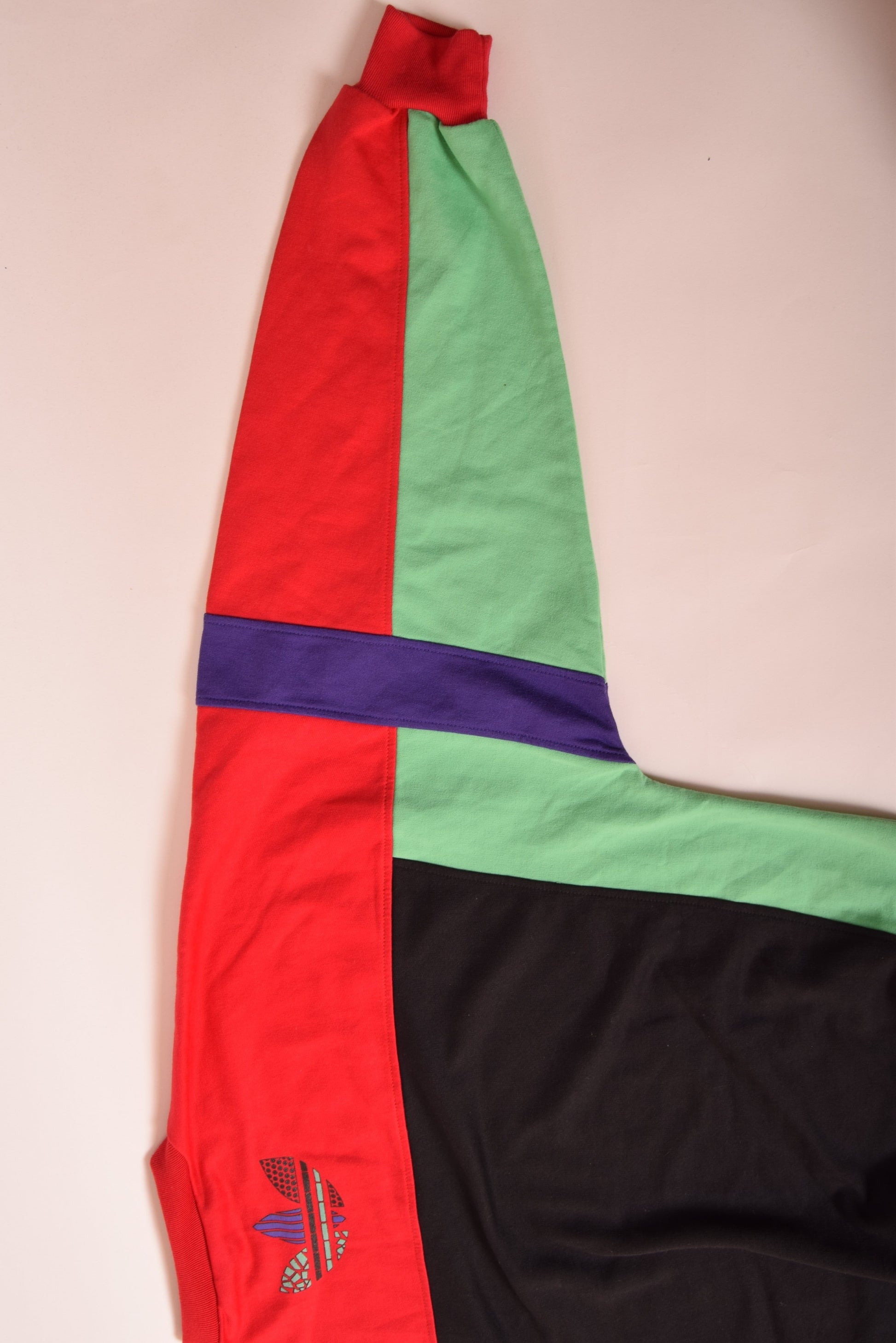 Vintage Adidas Sweatshirt Crew Neck Size L-XL Red Black Green Blue