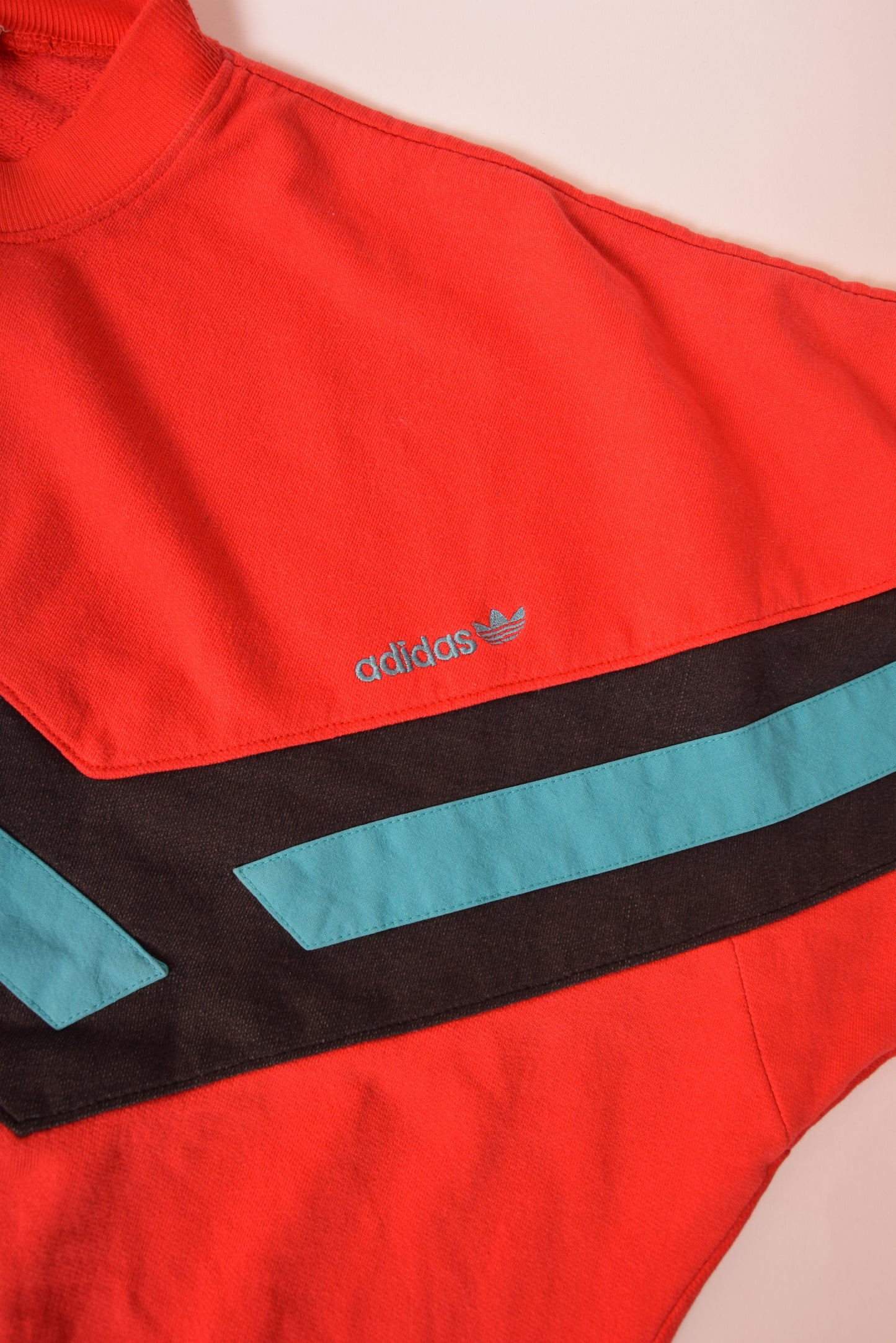 Vintage 90's Sweatshirt Adidas Size S-M Red