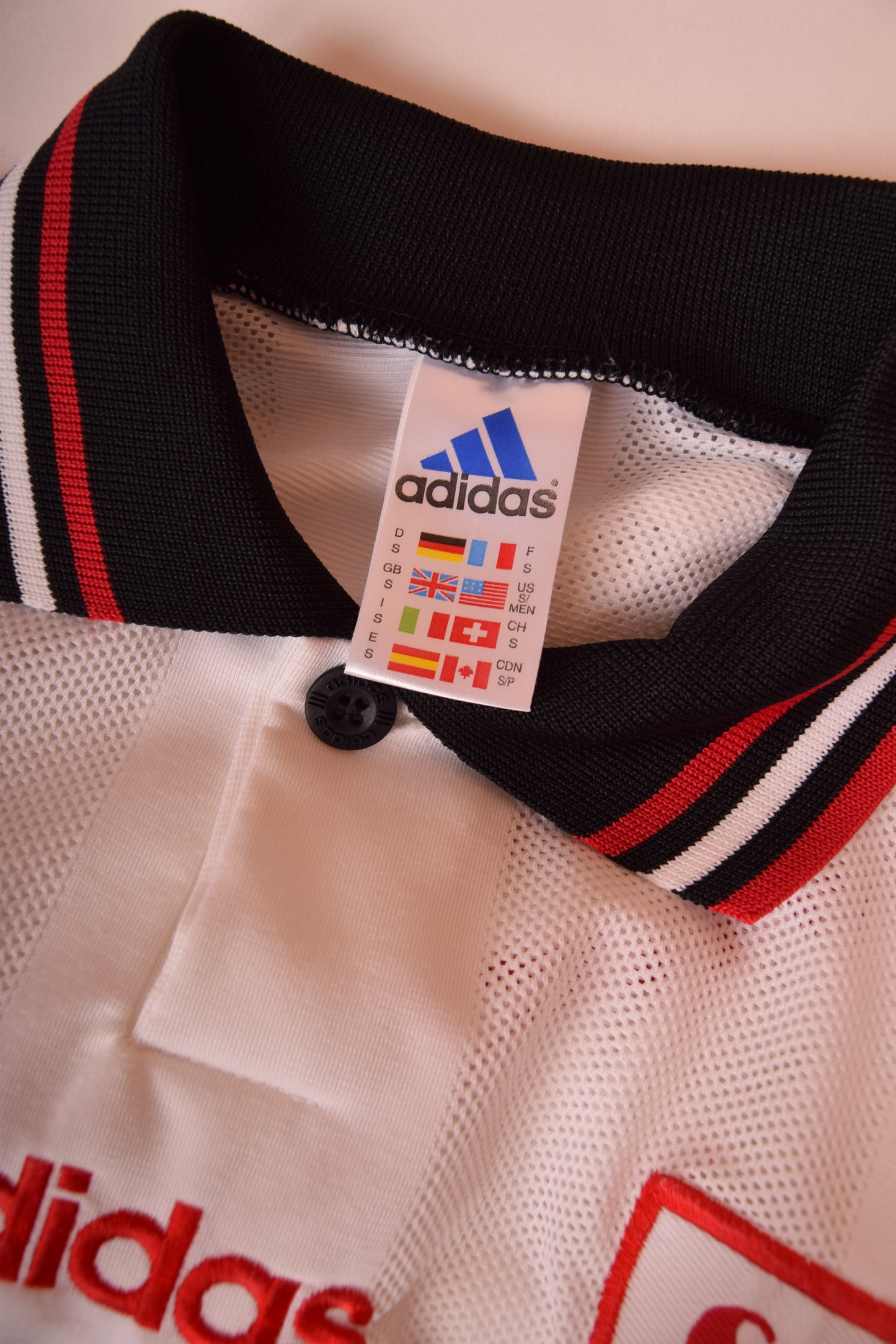 Vintage VFB Stuttgart Adidas Football Home Shirt '96-'97 White