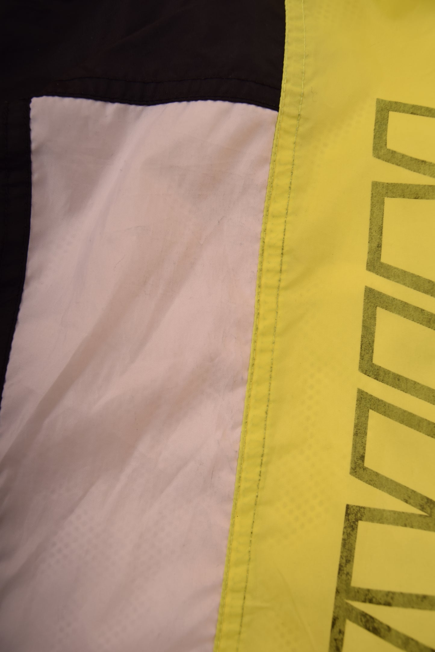 Borussia Dortmund BVB 1996 - 1997 Nike Premier Windbreaker / Rain Jacket Size S-M Die Continental Black Yellow Neon