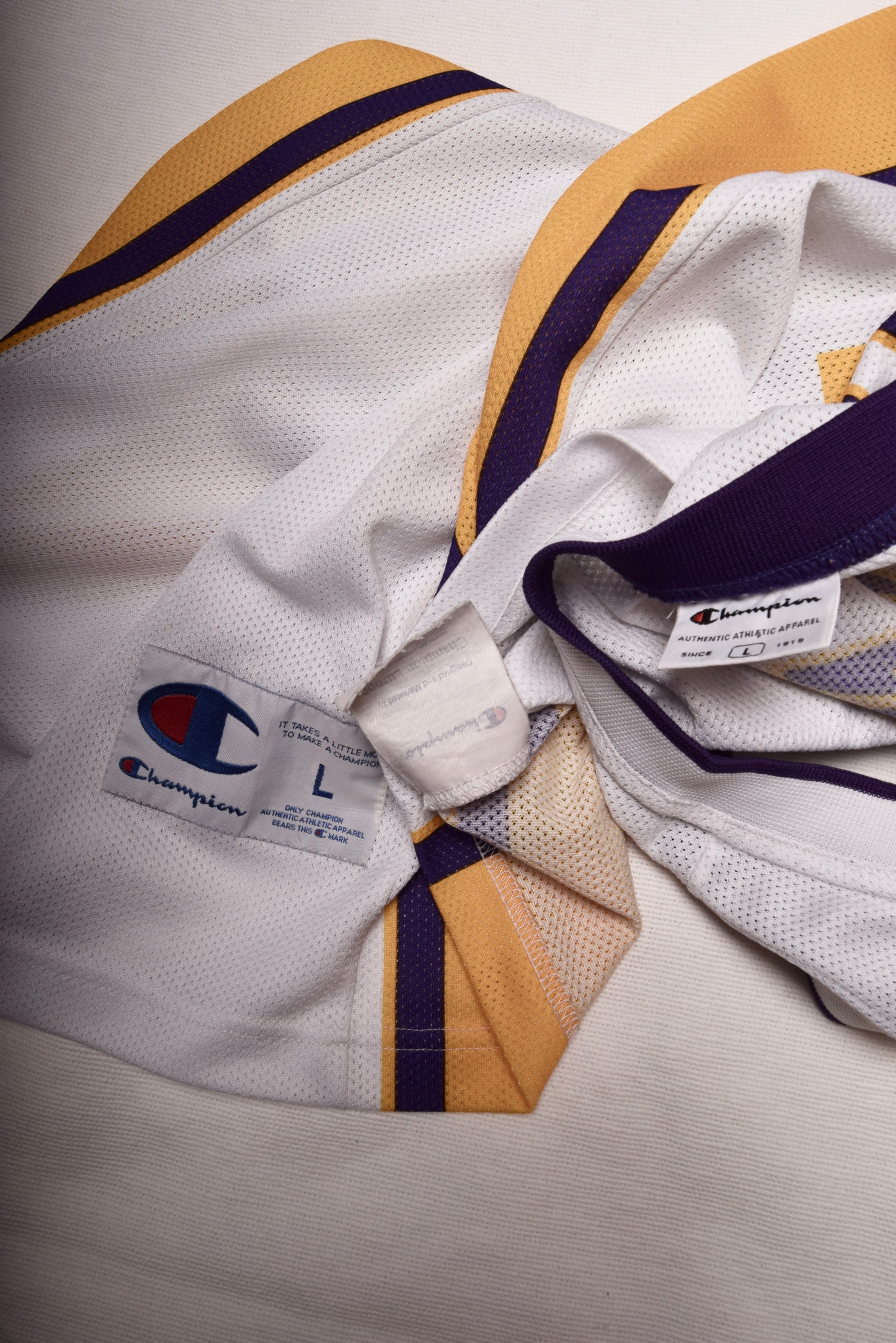 LA Lakers Kobe Bryant Champion # 24 2009-2010 White Yellow Purple Size L