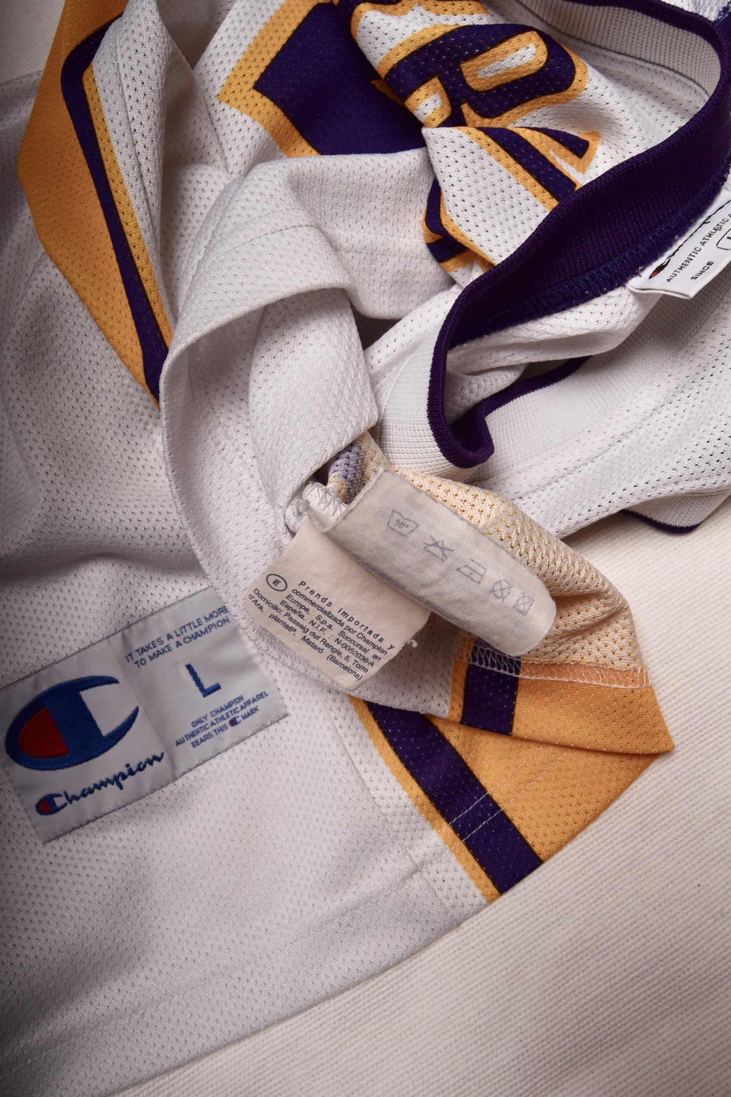 LA Lakers Kobe Bryant Champion # 24 2009-2010 White Yellow Purple Size L
