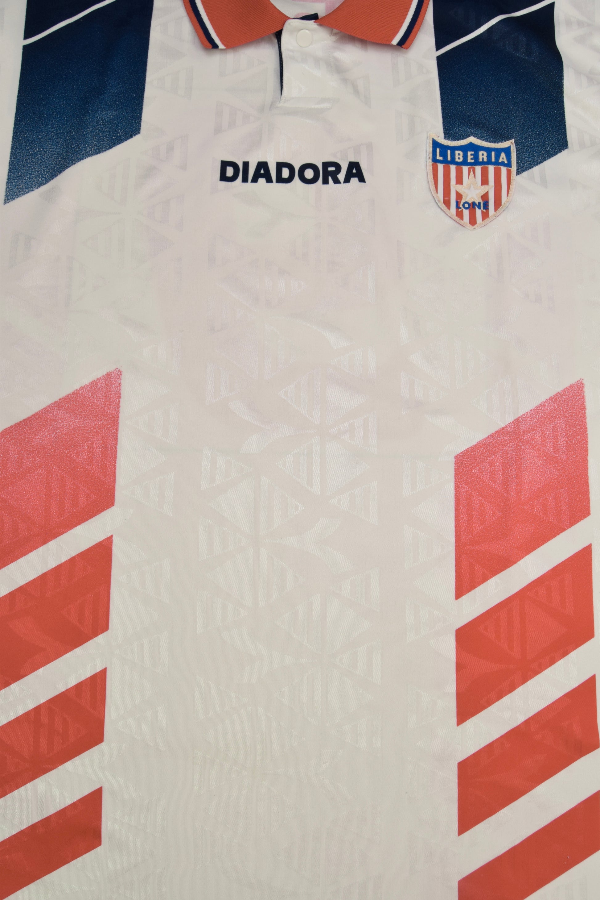 Vintage George Weah Liberia Diadora  1995-1996 Away Football Shirt No 9 White Red Blue Size L