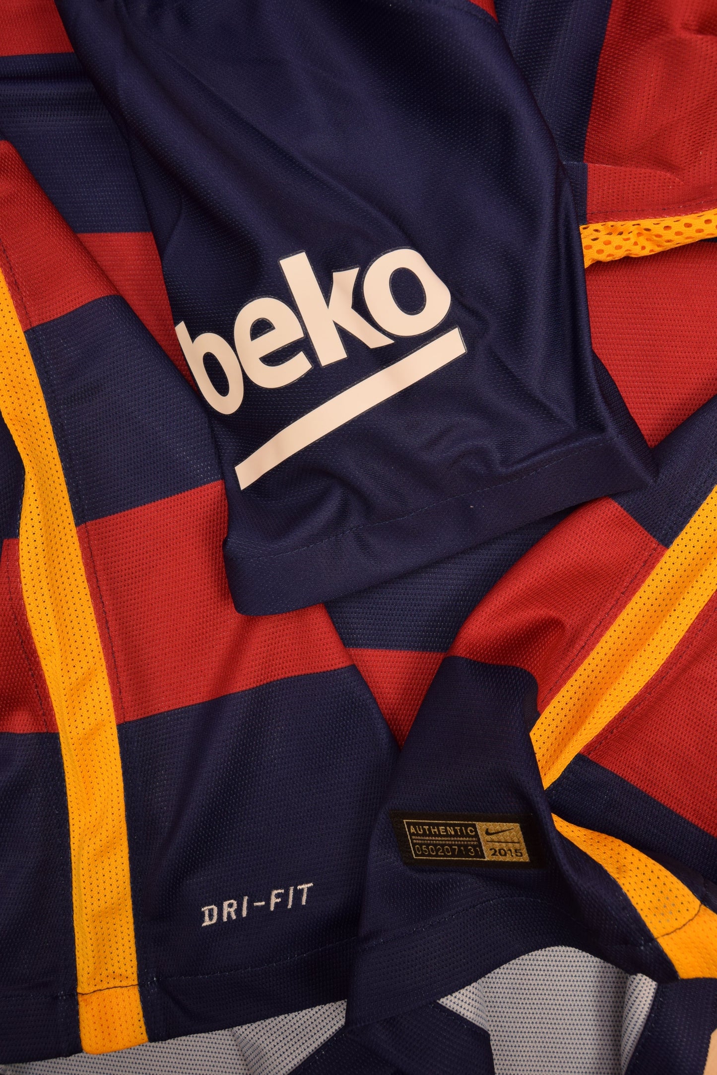 Authentic New FC Barcelona Nike DRI FIT Player's Edition / Issue 2015 - 2016 Home Football Shirt Qatar Airways Unicef BNWT Deadstock Red Blue Size M