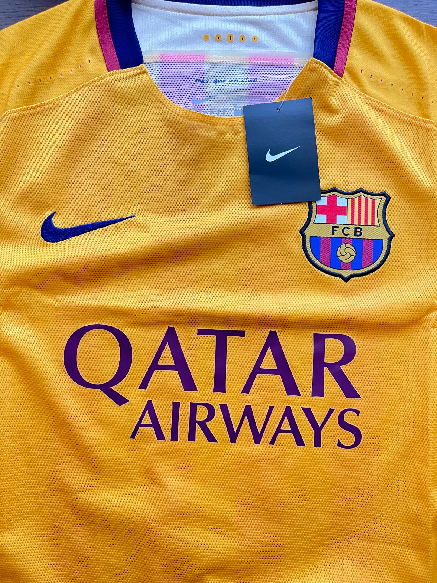Authentic New FC Barcelona Nike DRI FIT Player's Edition / Issue 2015 - 2016 Away Football Shirt Qatar Airways Unicef Beko BNWT Deadstock Red Blue Size M Golden Yellow