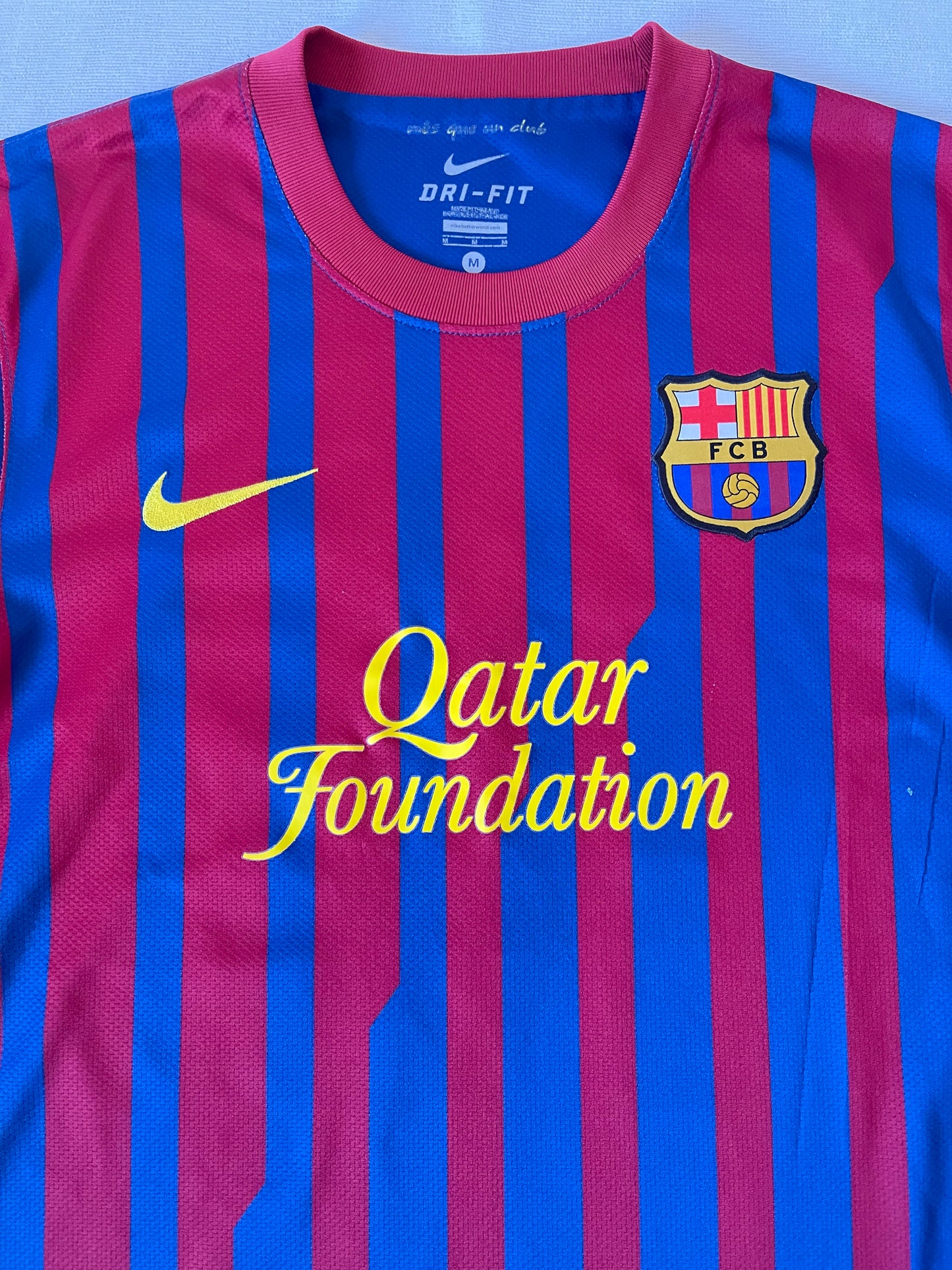 Lionel Messi Barcelona Nike 2011 - 2012 Home Football Shirt #10 Qatar Foundation Unicef Size M Red Blue