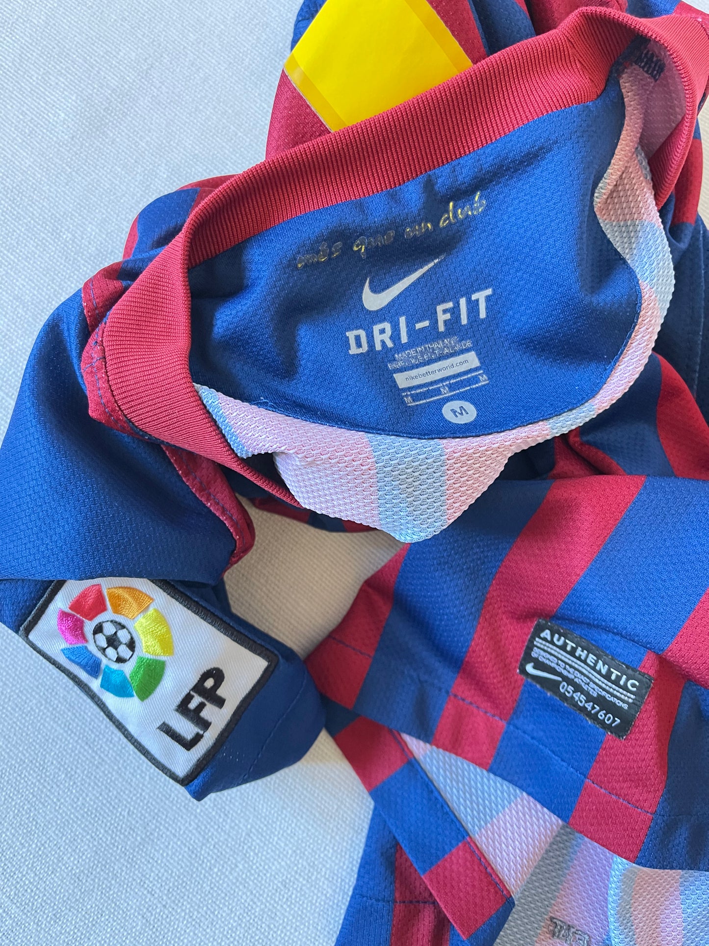 Lionel Messi Barcelona Nike 2011 - 2012 Home Football Shirt #10 Qatar Foundation Unicef Size M Red Blue