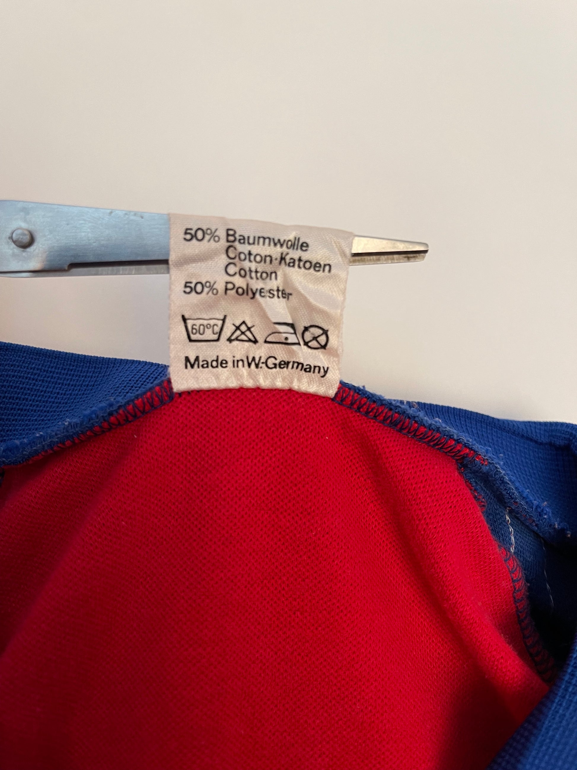 Vintage F.C. Basel Adidas 1980-1982 Away Football Shirt Size L Red Blue Pax Die Besser-Leben-Versicherung. Made in West Germany Size M