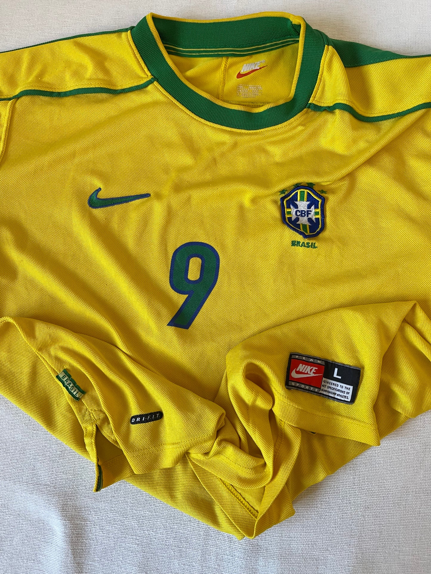 Ronaldo Luis Nazario de Lima Brasil Brazil Nike 1998-1999 Home Football Shirt #9 Yellow Size L Made in UK