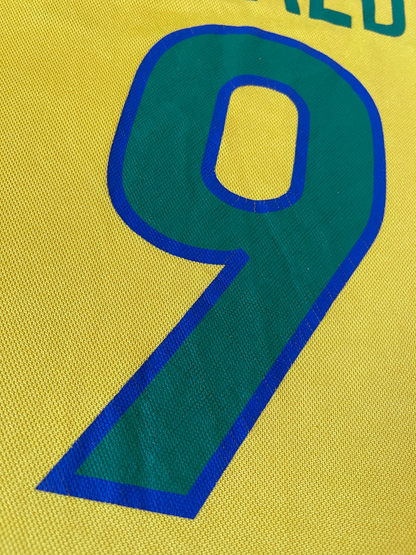 Ronaldo Luis Nazario de Lima Brasil Brazil Nike 1998-1999 Home Football Shirt #9 Yellow Size L Made in UK