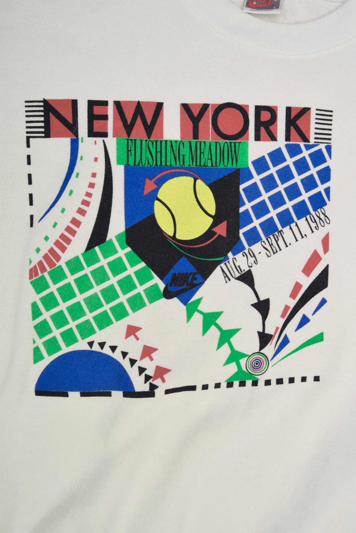 Nike Tennis US Open Flushing Meadow Aug 29 - Sept 11 1988 Sweatshirt Made in USA Memphis Design Aesthetic White Size L Silver Tag