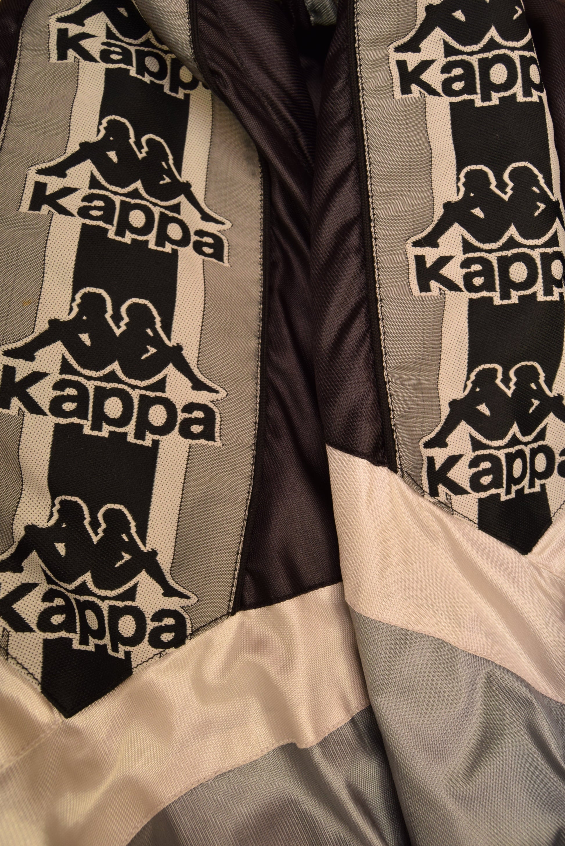 Juventus Kappa 1995-1997 Thick Jacket Size XL Black Silver Grey
