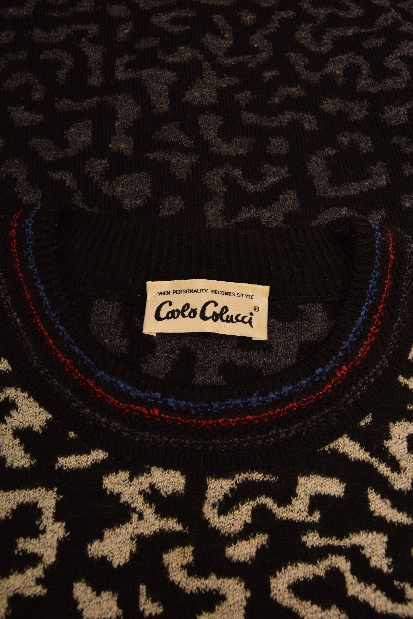 Vintage 90's Carlo Colucci Jumper Made in Germany Size M-L Abstract-Animal Pattern White Grey Red Blue