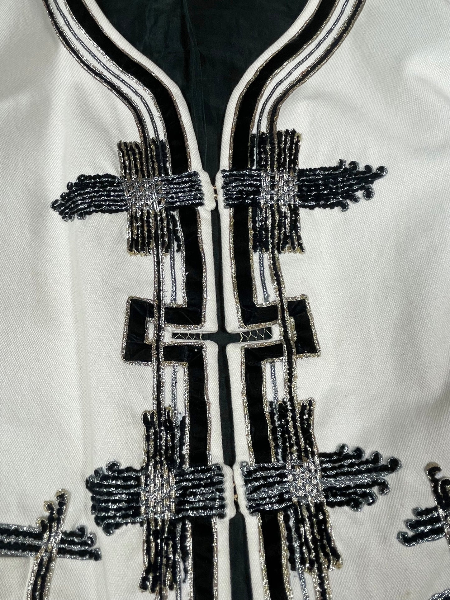 Y2K Roberto Cavalli 2007 Cropped Fitted Blazer Size 40 S Embroidered Military Inspired Luxury Statement