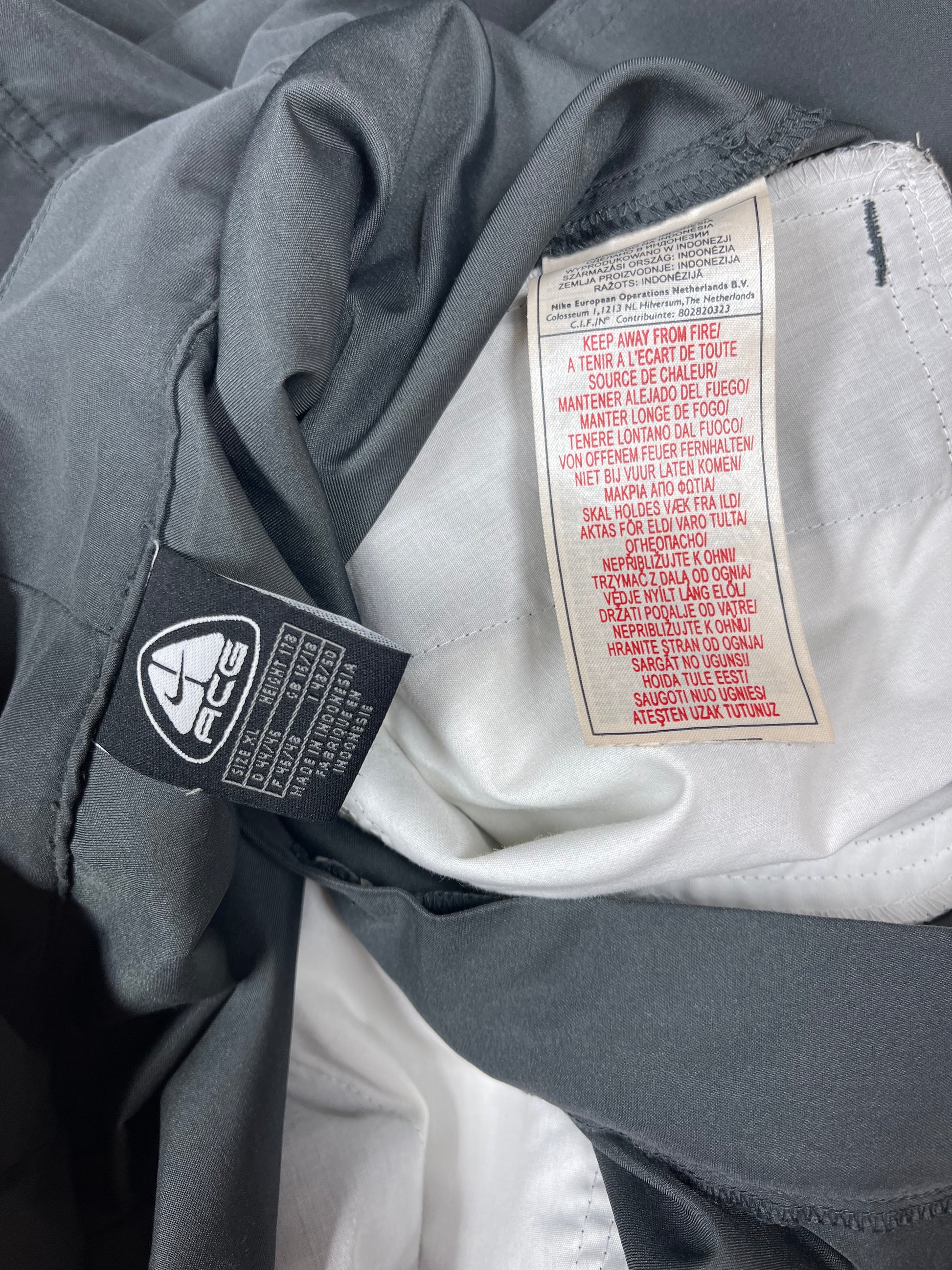 Y2K 2002 Nike ACG 2 in 1 Zip Off Trail Hiking Skirt With Adjustable Waistband Outdoor Technical Gorpcore Grey Size XL Bella Hadid Gray Hamlin