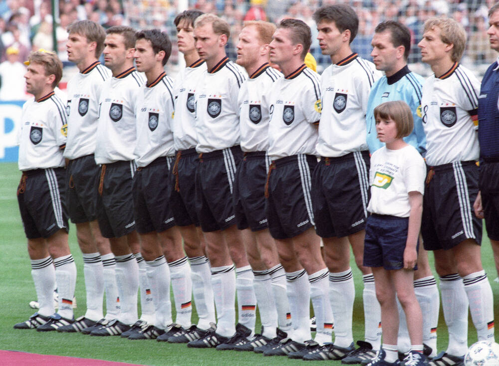 Vintage Germany Deutschland Adidas Home Football Shorts 1996 - 1997 Euro '96 Black Size XL Made in England
