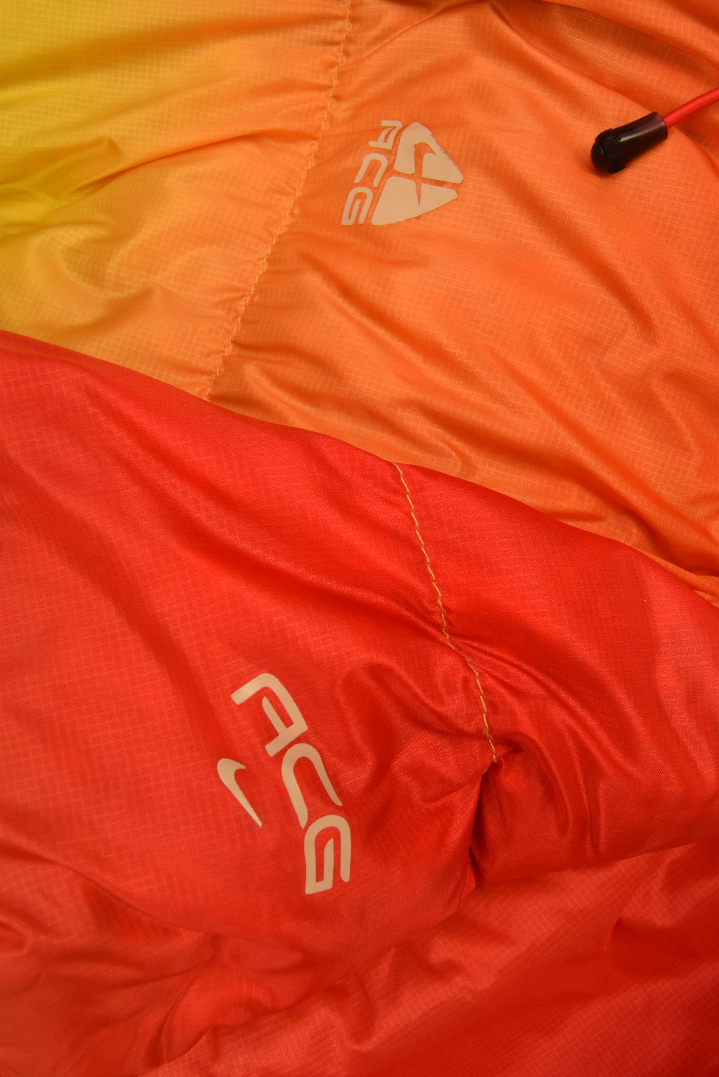 Nike ACG Puffer Jacket Y2K '00s Outer Layer Couche Externe Size M Neonish Yellow Orange Red