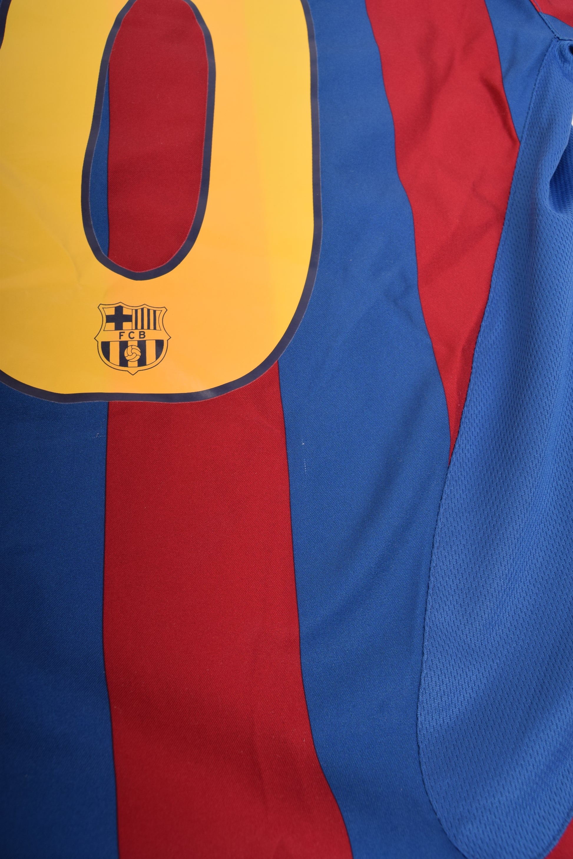 Ronaldinho Barcelona Nike 2005 - 2006 Home Football Shirt Size M Red Blue