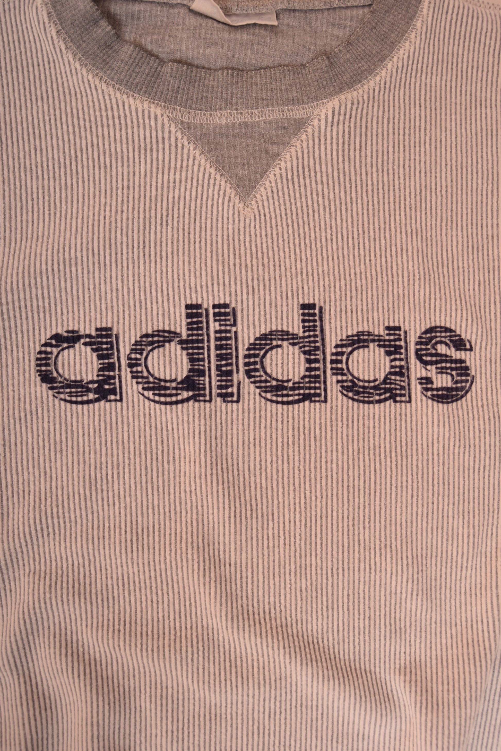 Vintage 90's Adidas Sweatshirt Crew Neck Grey Size L-XL