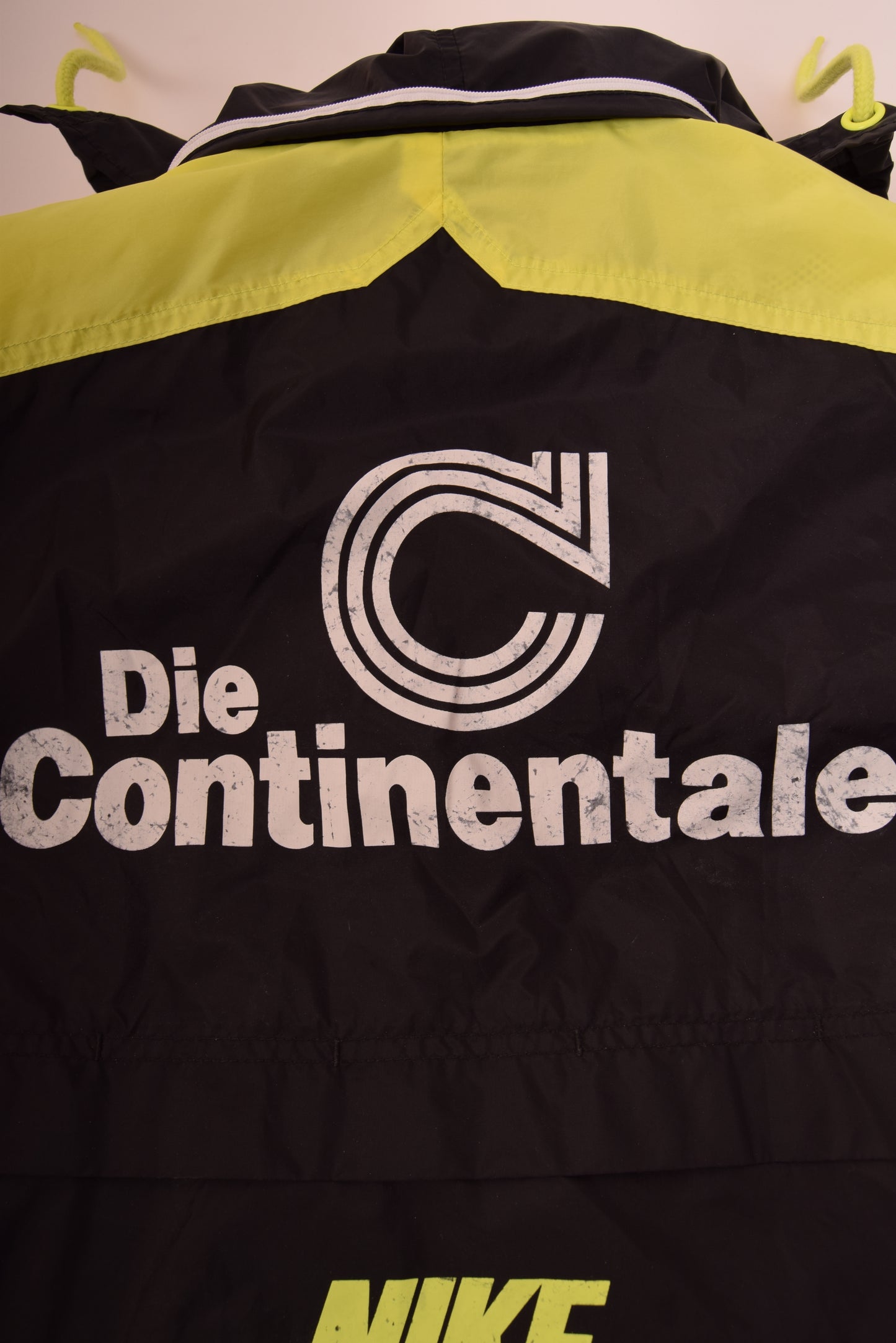 Borussia Dortmund BVB 1996 - 1997 Nike Premier Windbreaker / Jacket Size S-M Die Continental Black Yellow Neon
