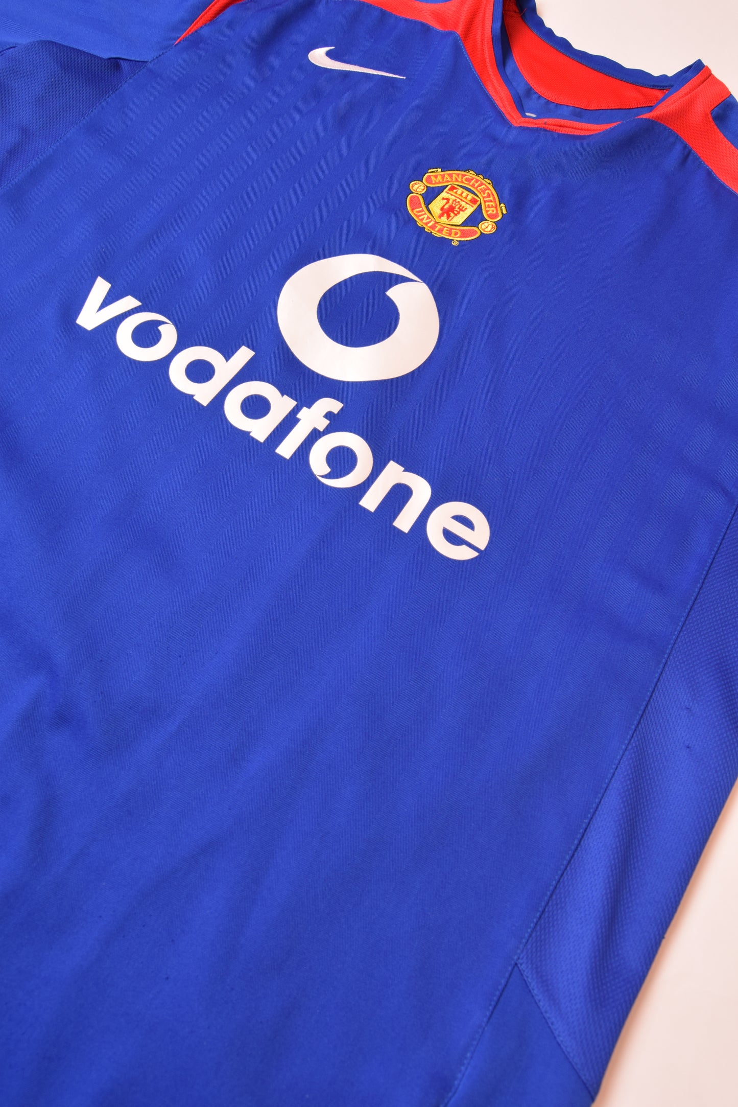 Nike Manchester United 2005-2006 Away Football Shirt Vodafone Blue