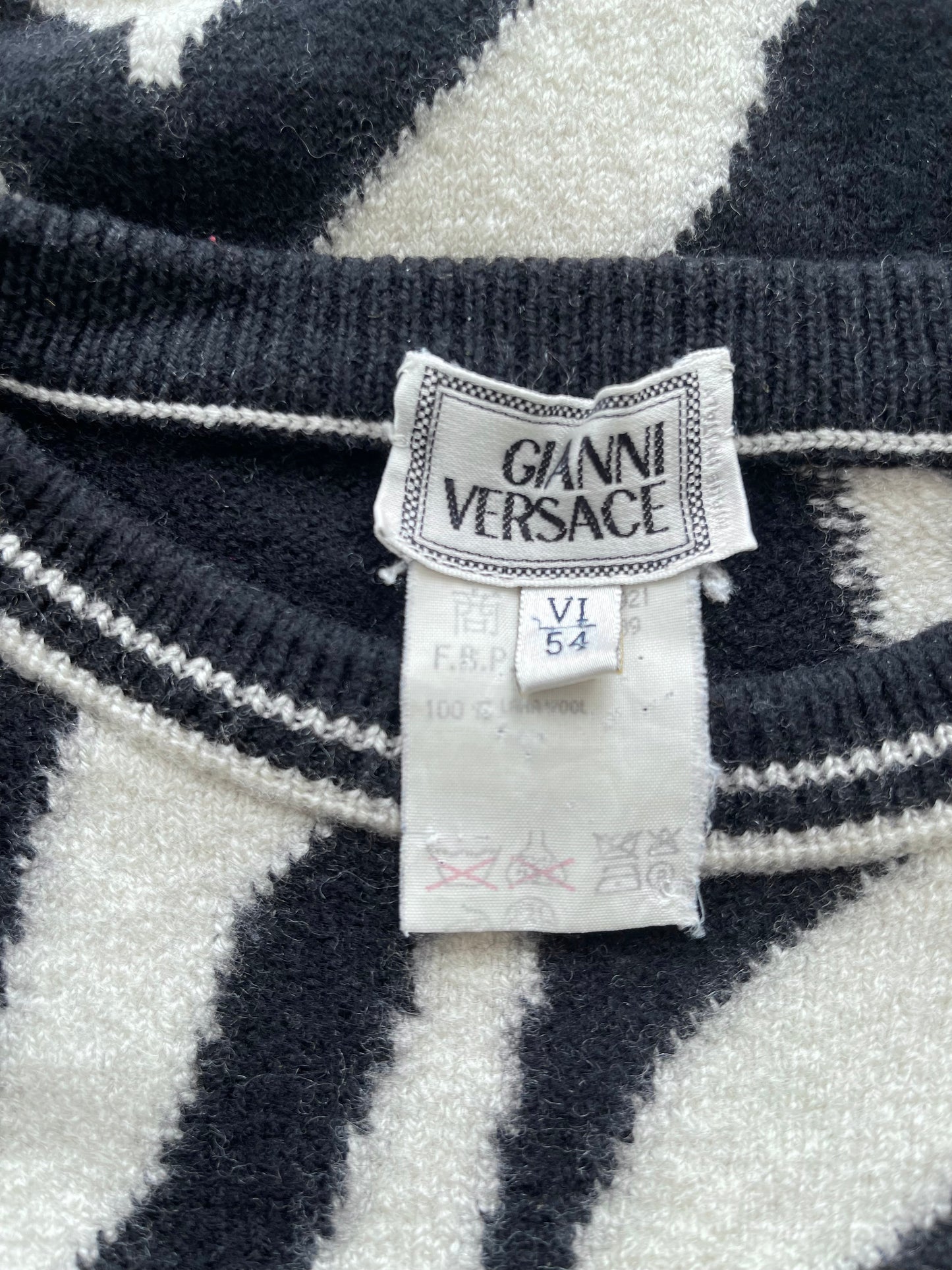 Vintage Versace Jumper Made in Italy Size XS Black White Abstract Pattern 100 % Wool