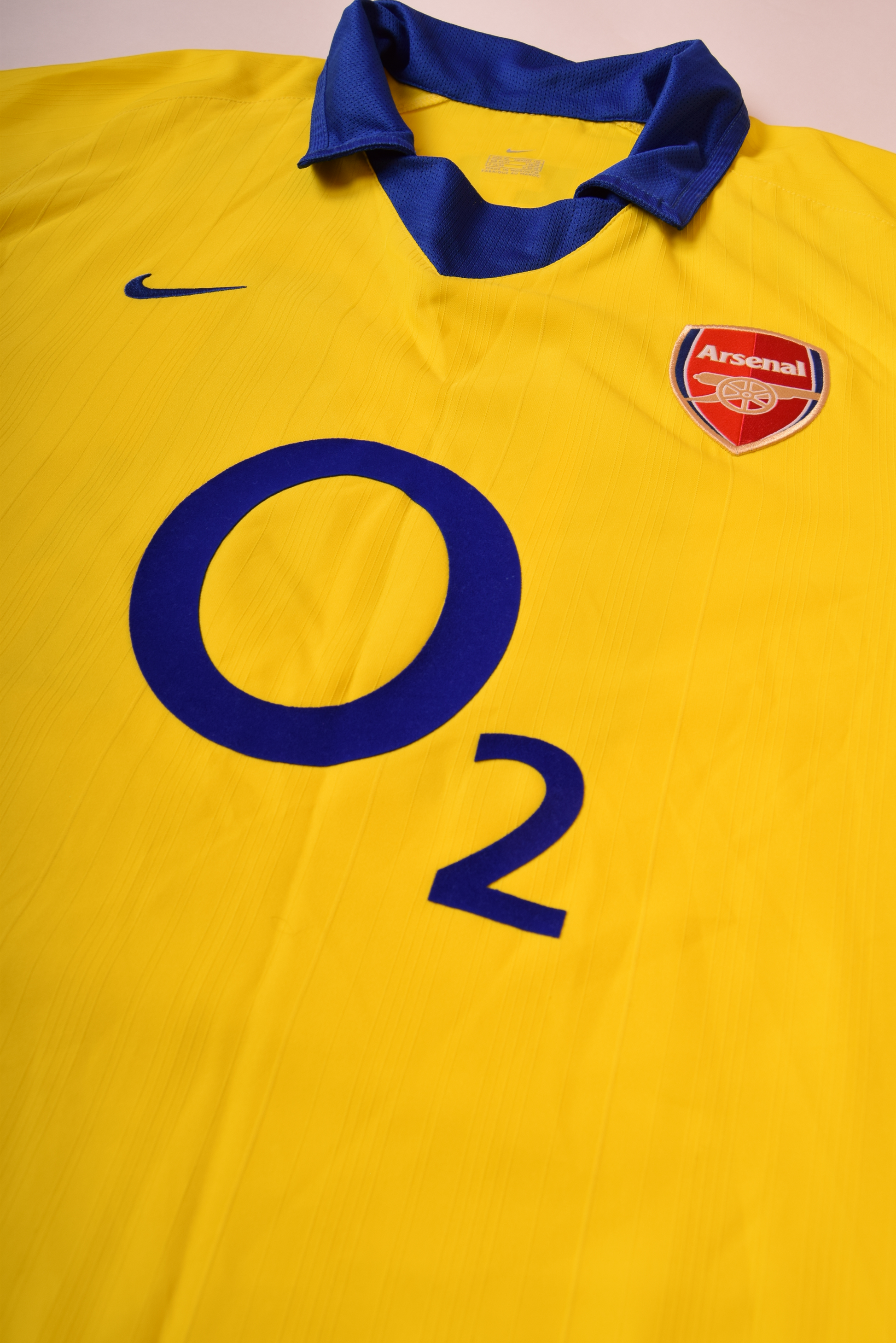 Arsenal yellow o2 sales kit